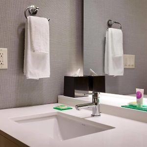 Habitación con Cama King Adaptada para Discapacitados